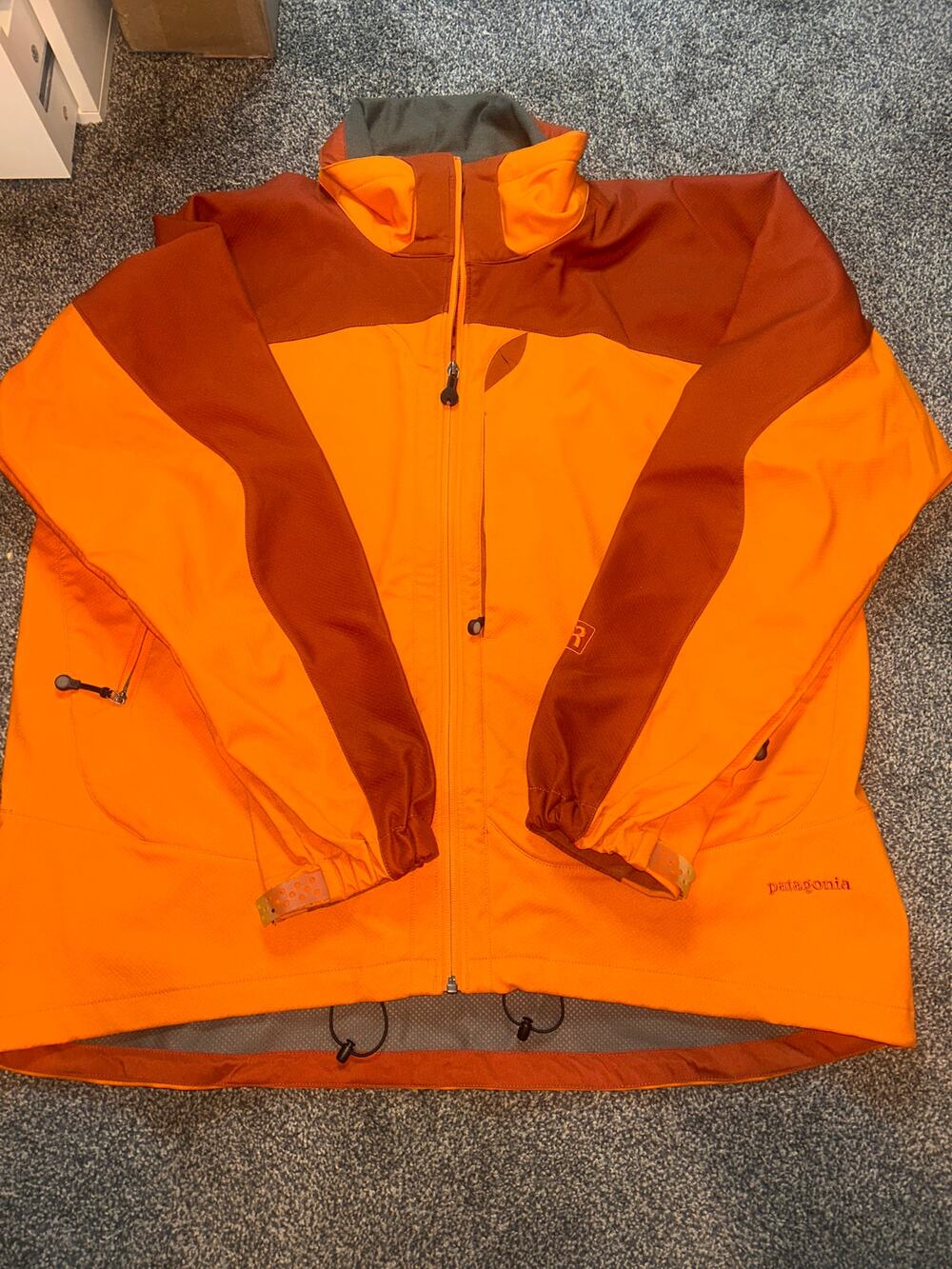 Patagonia White Smoke Jacket Men's TwoTone Softshell Hot Lava Orange XL Flaw